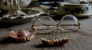 Full Vs. Partial Dentures: Understanding the Differences